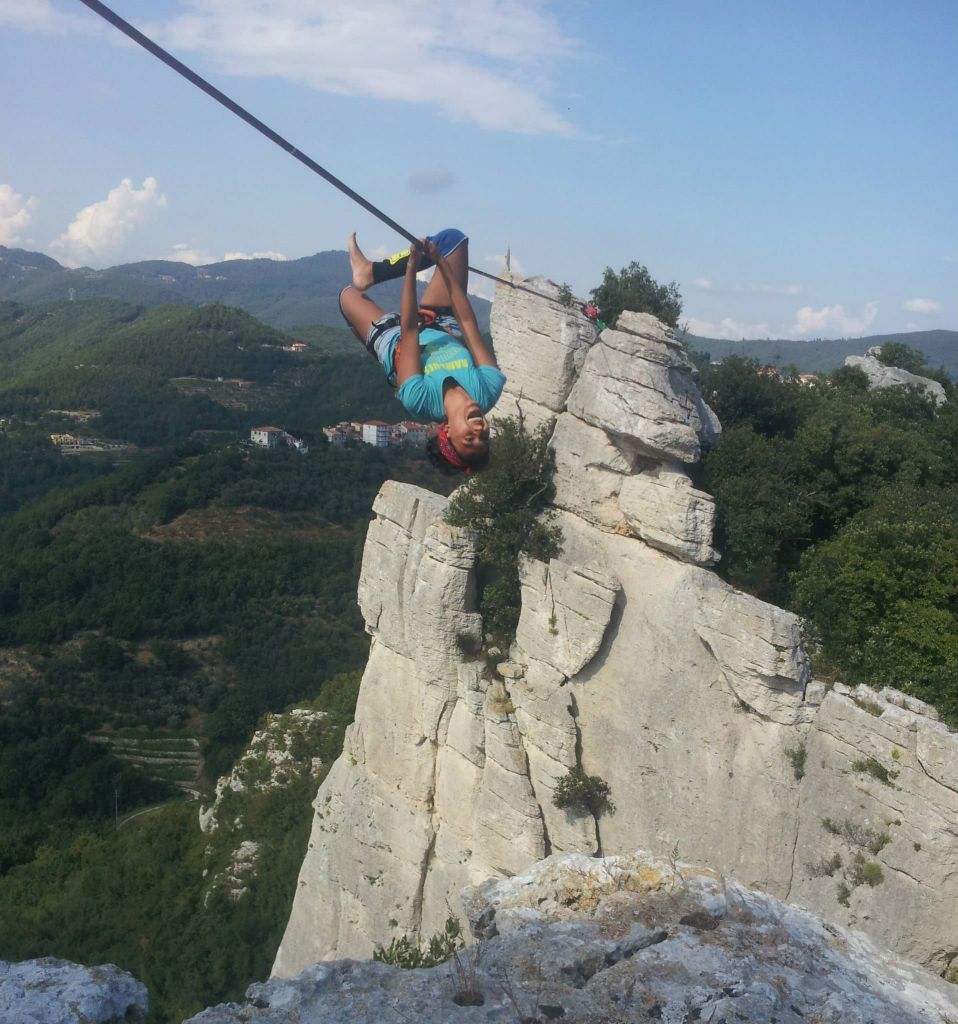 Diana Ramirez slackline (3)