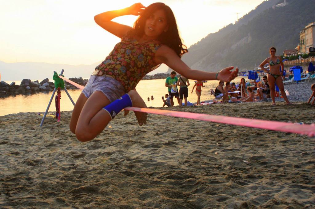 Diana Ramirez slackline (4)