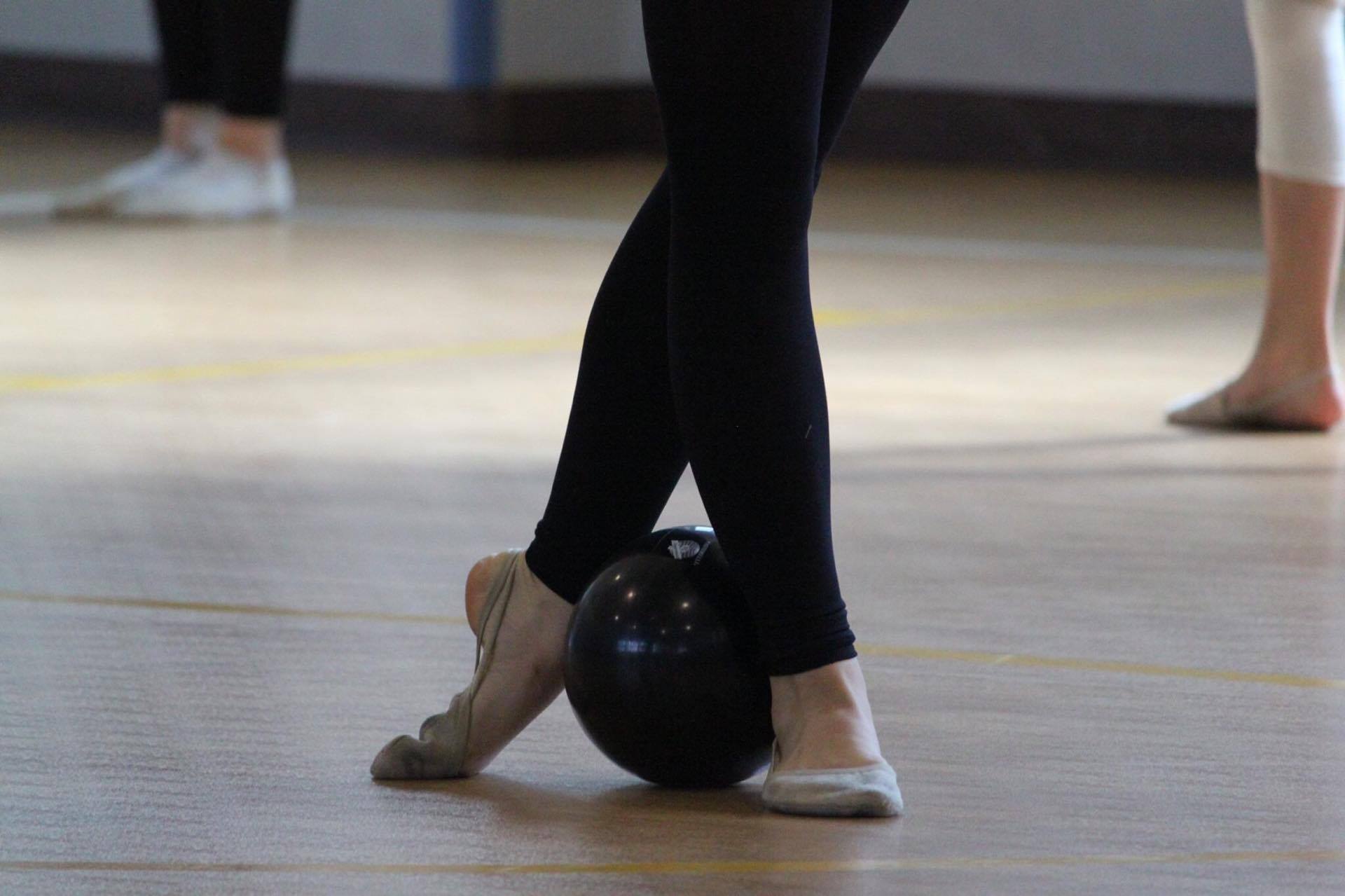 COSA ASPETTARSI DA UN CORSO DI GINNASTICA RITMICA PER ADULTI